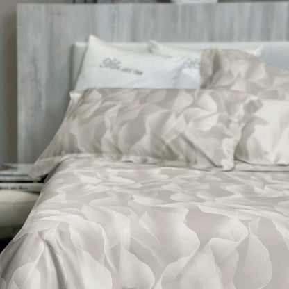 Completo lenzuola copriletto Blumarine VERY VAMP in raso di puro cotone 300 TC - letto ambientato