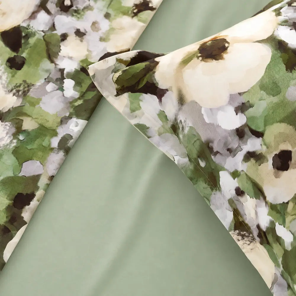 Completo lenzuola copriletto EIRA in percalle di cotone Verde – dettaglio della fantasia e del retro coordinato